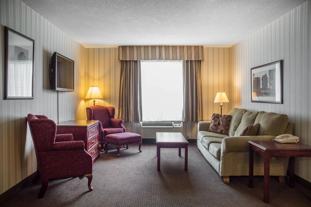 Quality Hotel & Suites Woodstock Zewnętrze zdjęcie